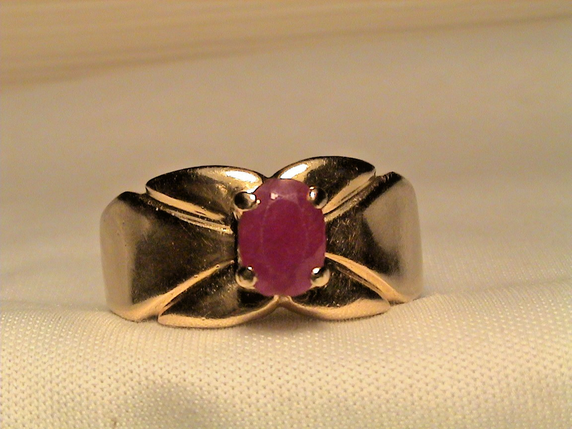 Pinkish/Reddish Stone Ring in Solid 14k Gold Sett… - image 1