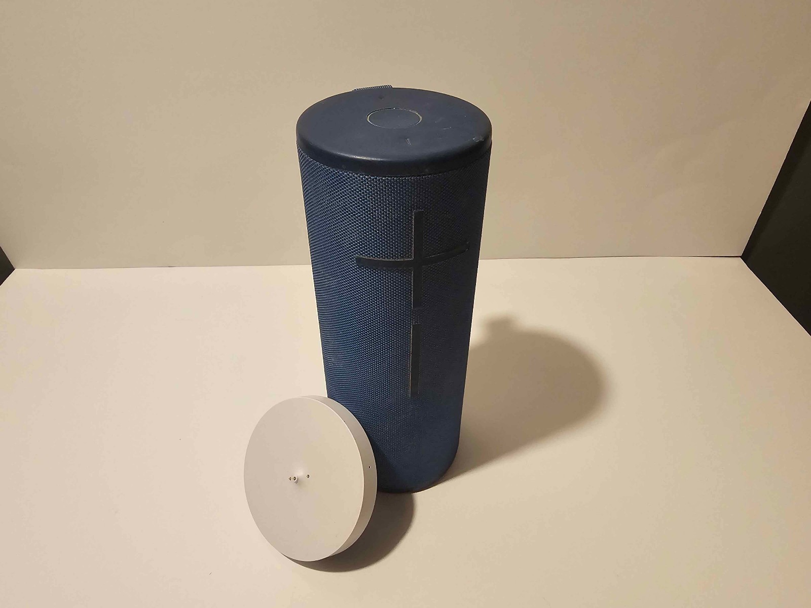 EXCELLENT - Ultimate Ears MEGABOOM 3 Bluetooth Portable Speaker - Lagoon Blue