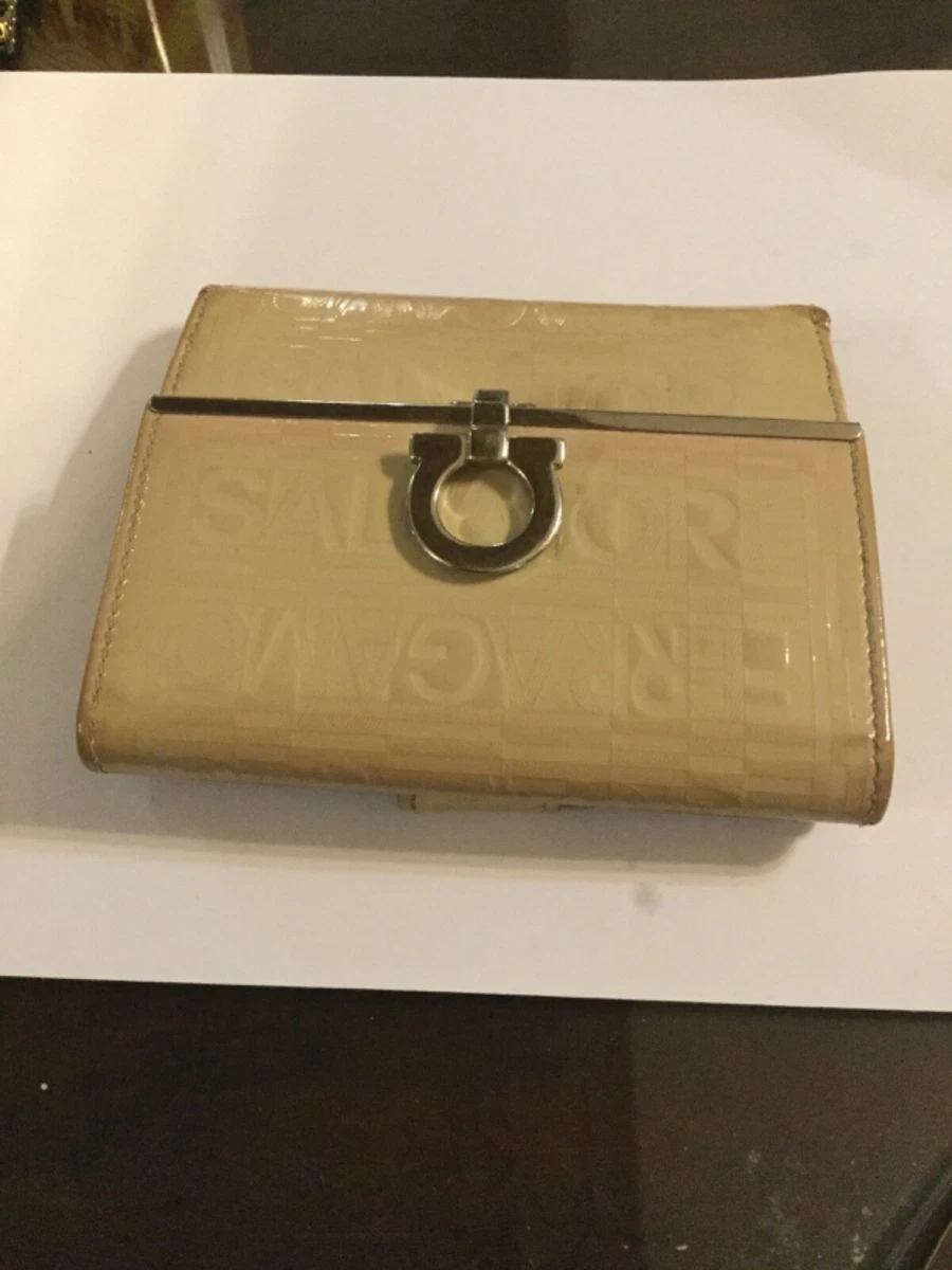 Salvatore ferragamo small clearance wallet