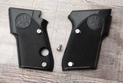 Beretta  3032 Tomcat Plastic Grip Set Factory Black - JG32P w/ Slotted Screw Set