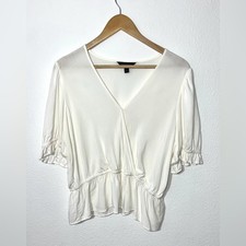 Women's White Banana Republic Cropped Blouse Large