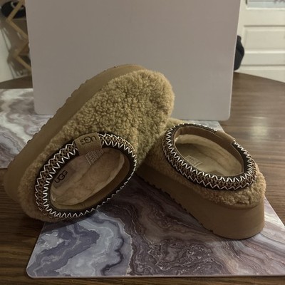 UGG WOMEN TAZZ MAXI CURLY CHESTNUT PLATFORM SLIPPERS SHOES WOMEN SIZE US 8