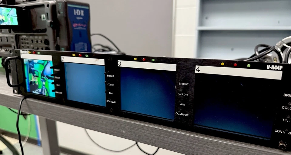 Marshall Electronics V-R44P Quad 4-Inch Rack Mount Monitors, Tested, WORKING - Image 2 of 4