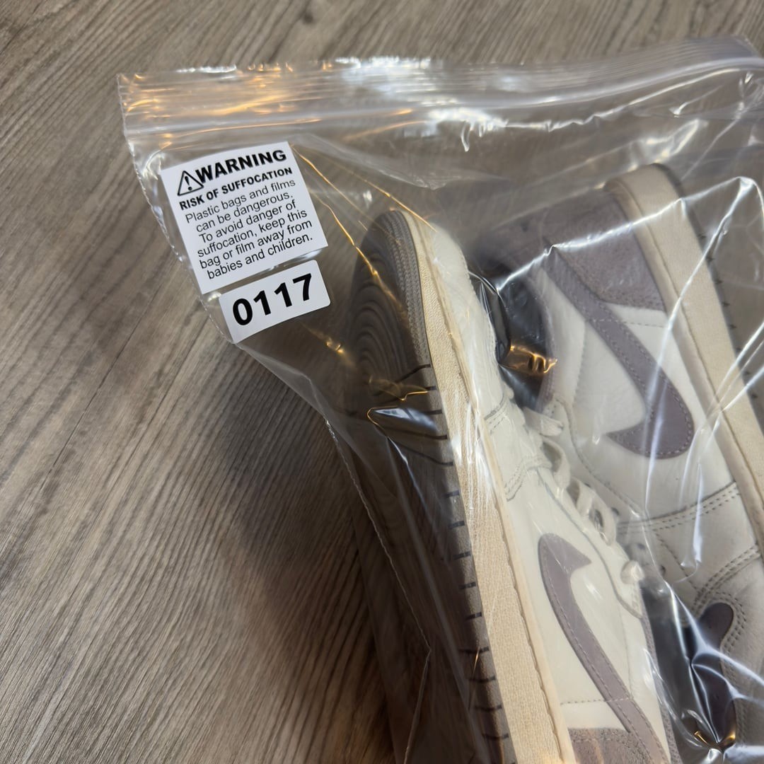 Air Jordan 1 Retro Low OG 'Atmosphere Grey' thumbnail 7