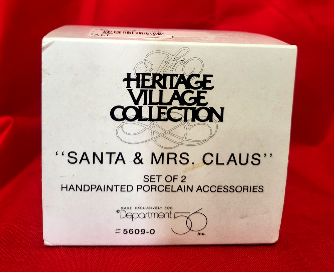 Dept 56 Heritage Village Santa and Mrs Claus Set of 2