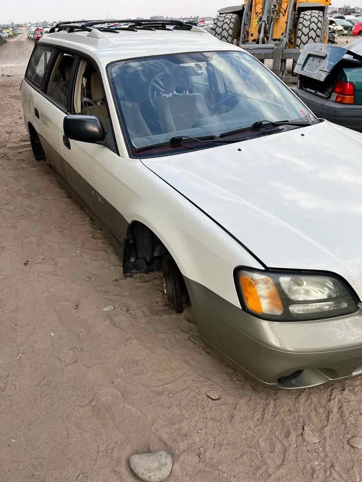 Used Rear Right Door Assembly Rear Side fits: 2002 Subaru Legacy electric SW Out Foto 3 de 4