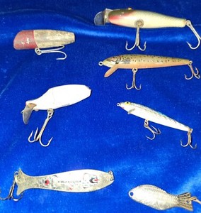  Vintage Lure Lot Wooden ,Glass Eyes 8 Piece Lot  JAPAN Junk Drawer Fishing 