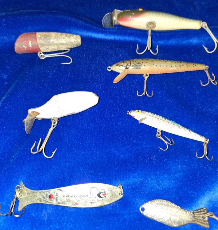  Vintage Lure Lot Wooden ,Glass Eyes 8 Piece Lot  JAPAN Junk Drawer Fishing 