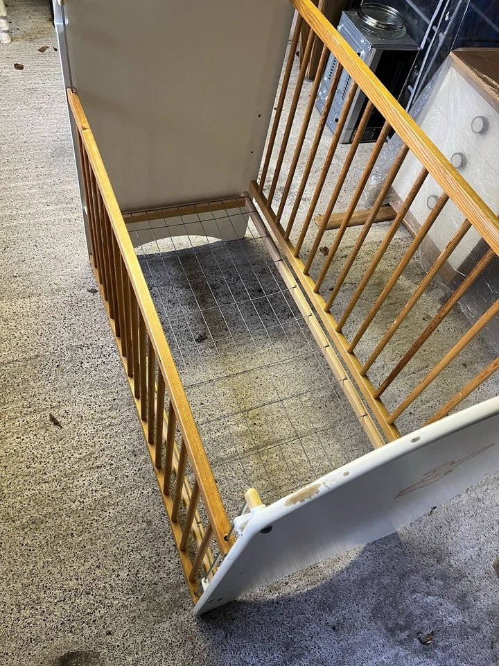 Mothercare Baby Cot with Drop Side . No Mattress Included - Image 3 of 3