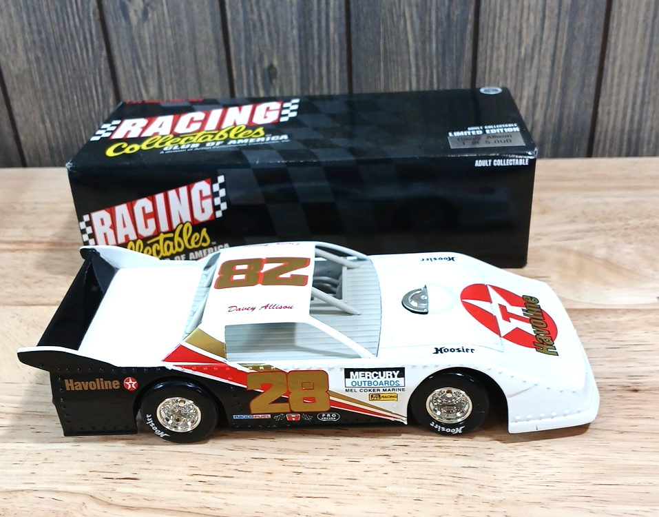 Racing Collectibles Davey Allison 1:24 Scale Dirt Car