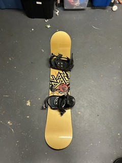Nitro Snowboard Vandal With Morrow Bindings 57”