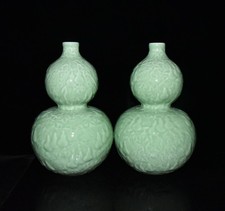 13.1" Old Antique Qing Qianlong Mark Porcelain Pea Green Glaze A Pair Vases