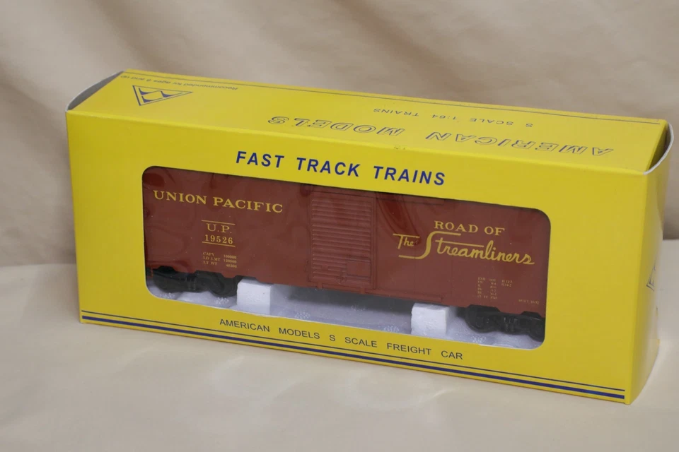 American Models Union Pacific 1118 40' Box Car RTR Hi-Rail in orig box (B) READ! - Image 3 of 4