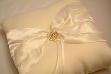 WEDDING RING CUSHION PILLOW 19x19cm WITH SATIN RIBBON & CRYSTAL WHITE & IVORY