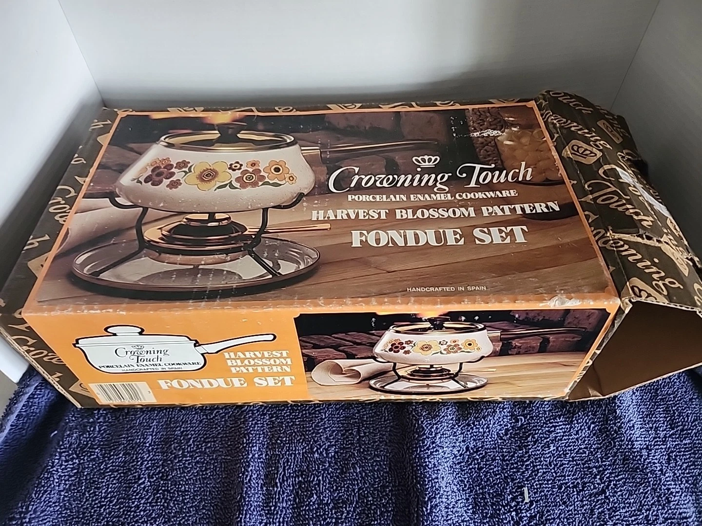 VTG. Enamel Fondue Set "Harvest Blossom PATTERN" by Crowning Touch ;SPAIN
Opens in a new window or t