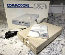COMMODORE 1571 FLOPPY DRIVE For C64 64C VIC-20 C128 C16 PLUS/4 IOB w/ User Guide