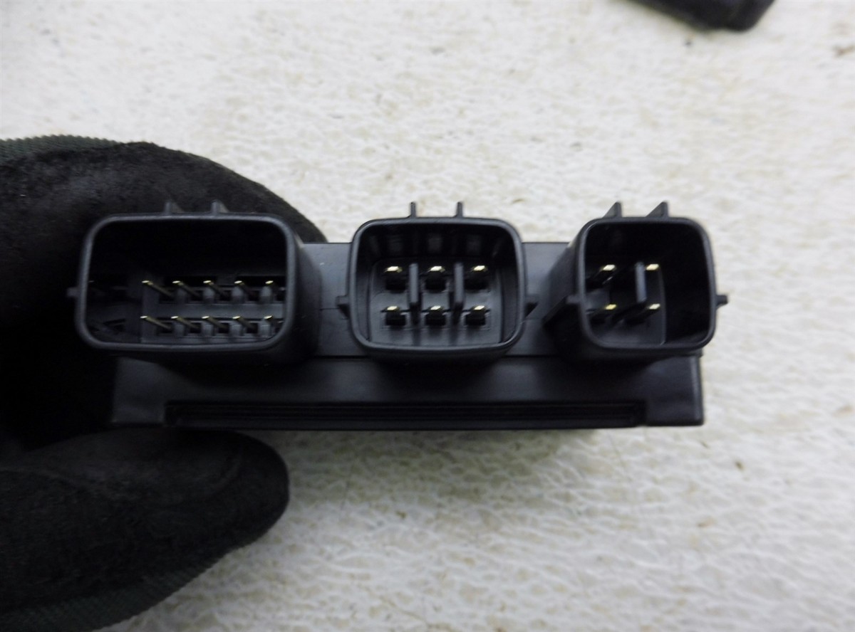 2008 Kawasaki Ninja ZX10R ZX 1000 K495-4. relay assembly 27002