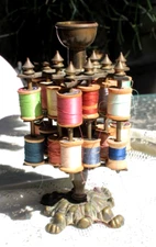 VINTAGE ANTIQUE VICTORIAN BRASS SPOOL HOLDER 24 SPOOLS W/ BRASS PIN CUSHION CUP