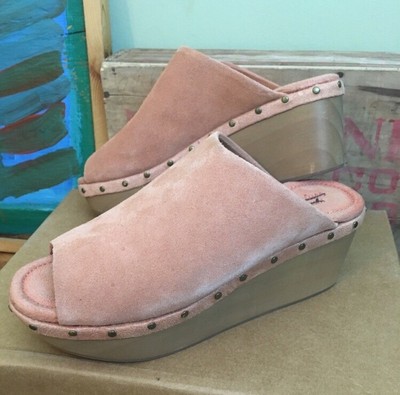 urban outfitters clogs