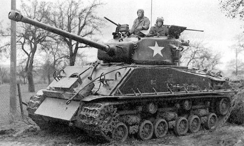 WWII Photo Lt. Col. Abrams Sherman Tank Thunderbolt VII – Bastogne 1944