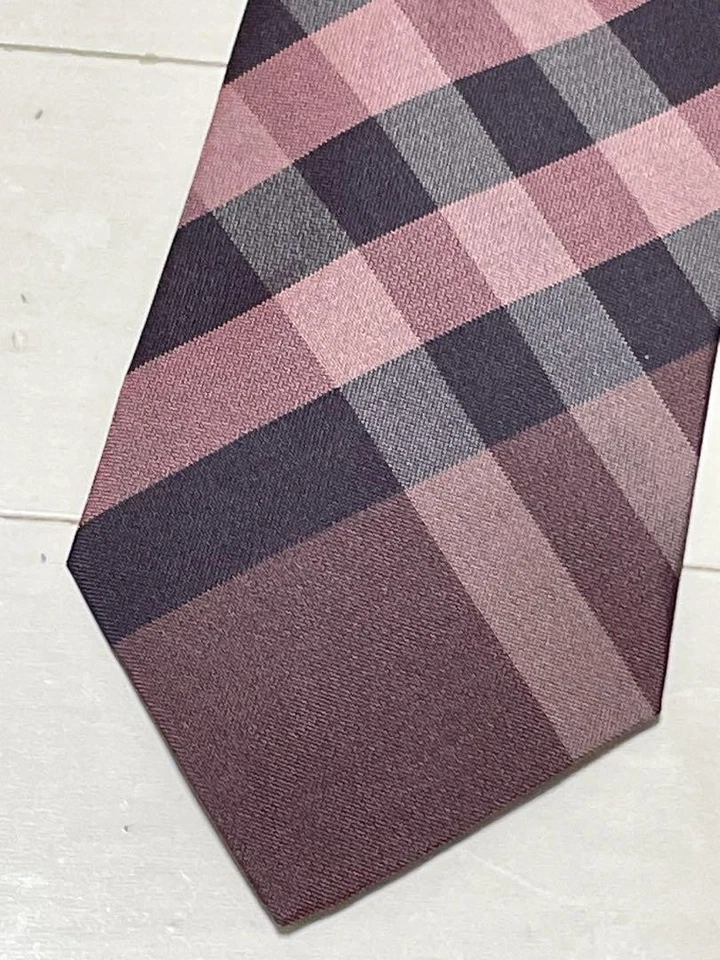 Burberry London Wine Red Silk Tie Business Casual Elegant Used - Image 4 of 4