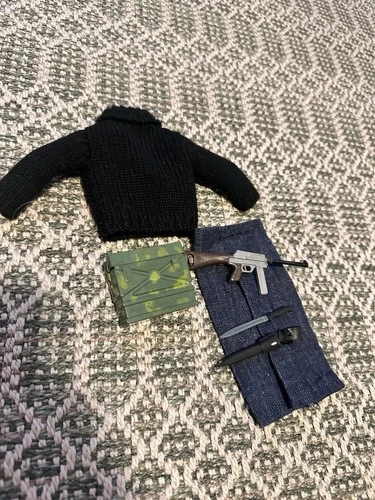 Hasbro G.I. Joe SOTW French Resistance Fighter Vintage 1966 Accessories