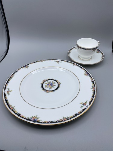 Wedgwood Osborne 4 Piece Place Setting Dinner Cup & Saucer 9” Platter Never Used - Picture 2 of 15