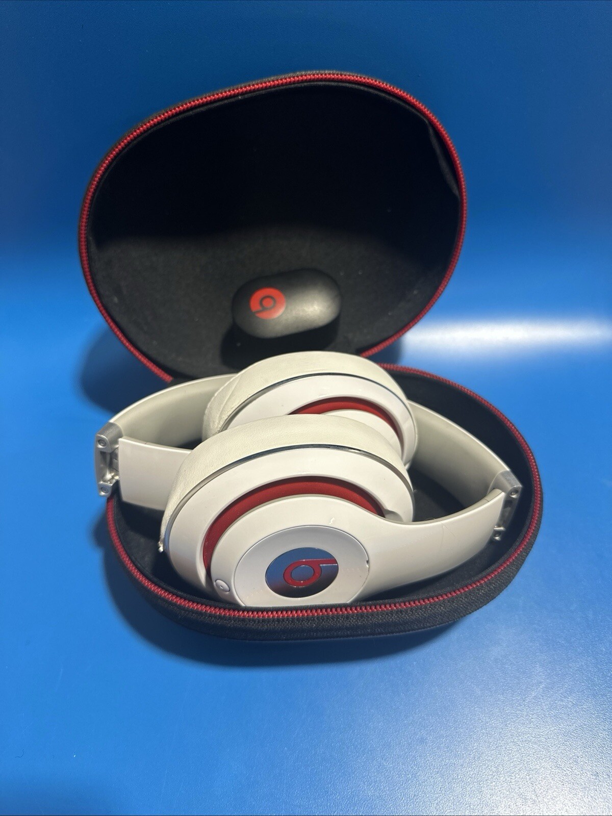 Beats by Dr Dre Studio 2 Wired Over-Ear White Headphones Non Wireless