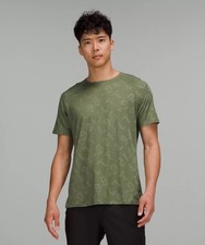 Lululemon Men’s Textured Training Shirt Green Laser Cut Logo Quick Dry Medium