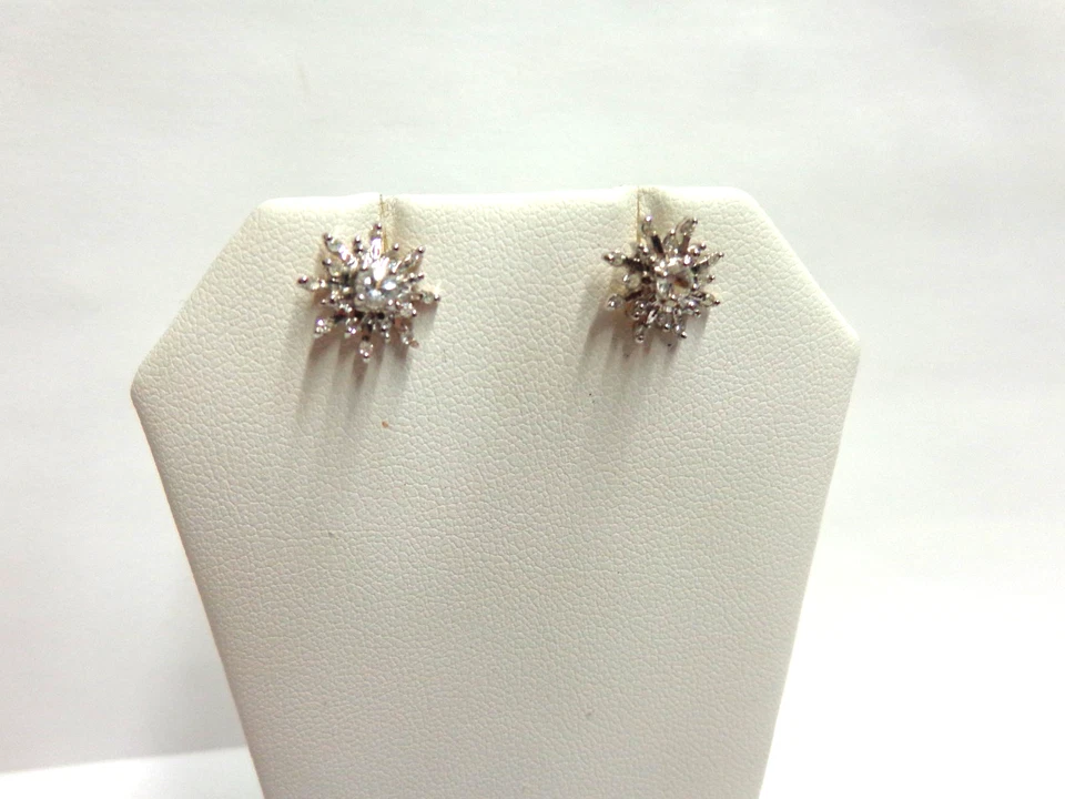 10kt white/y gold white sapphire earrings sz 1/2 in wgt 1.8 grams tcw .32 pierce - Image 3 of 4