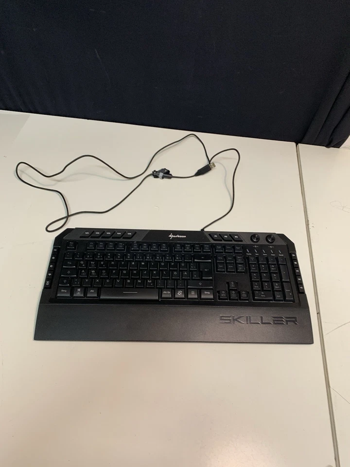 Tastiera gaming Sharkoon Skiller SGK5 RGB QWERTZ difettosa con scatola - Immagine 4 di 4