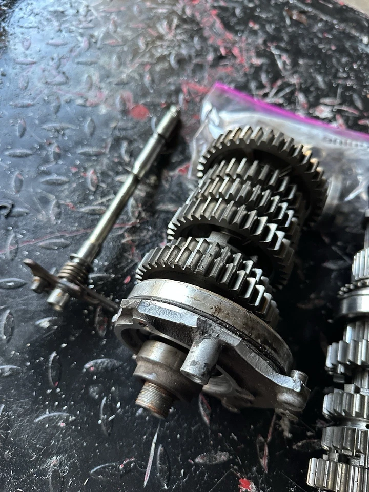 Suzuki GSXR600 2008 motor transmisión tranny engranajes OEM Foto 2 de 4