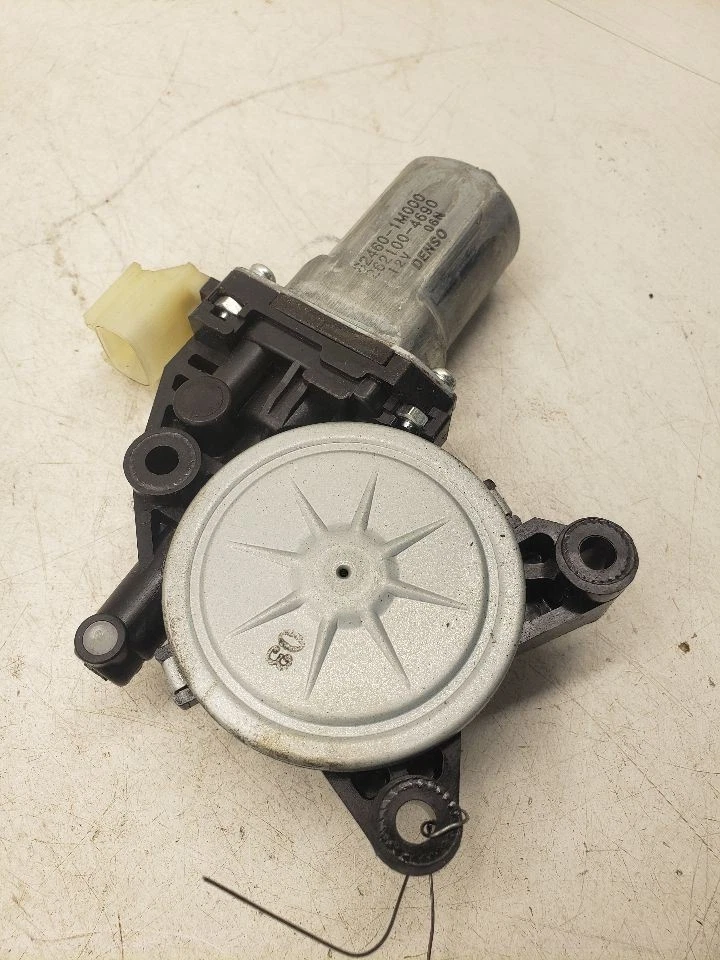 Передний мотор стеклоподъемника правого пассажира подходит для 10-13 FORTE 1415760 - Изображение 2 из 4