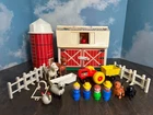 Vintage Fisher Price Little People Play Family Farm 915. COMPLETE.