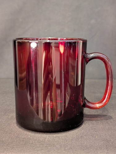 Vintage French Ruby Red Glass Mugs – Set of 4, Marked France, Mid-Century - Picture 4 of 7