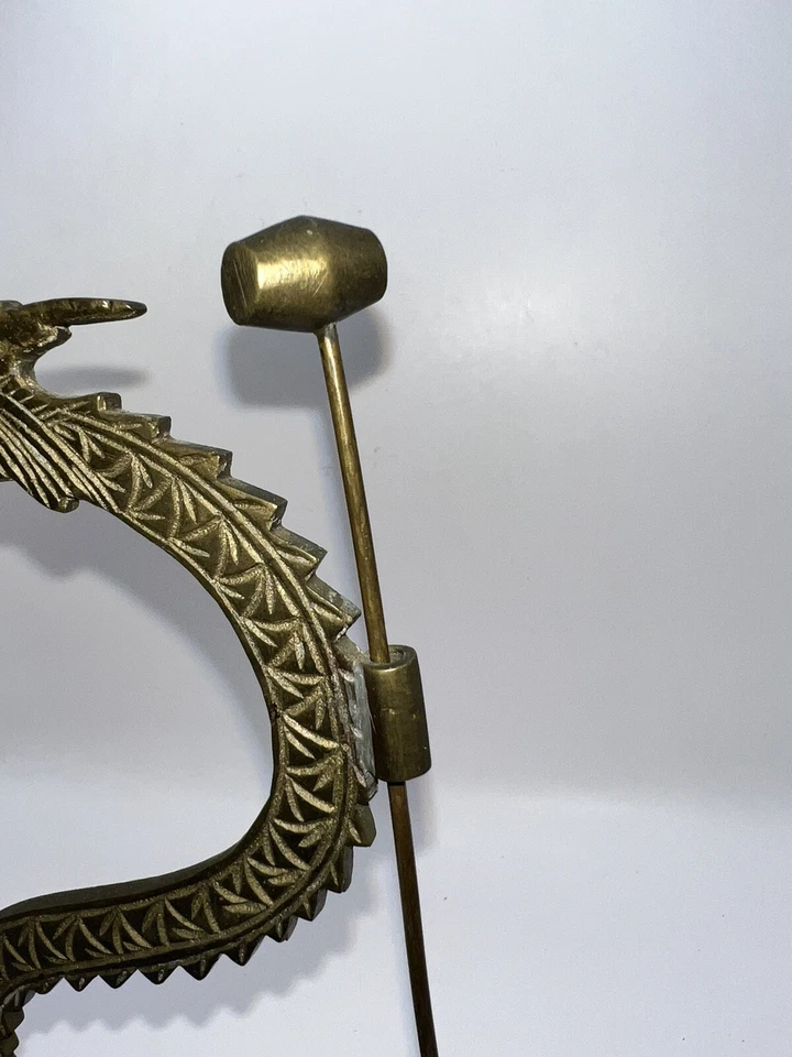 Serpiente dragón asiático chino de latón vintage de 8" con martillo de mazo *sin campana* Foto 3 de 4