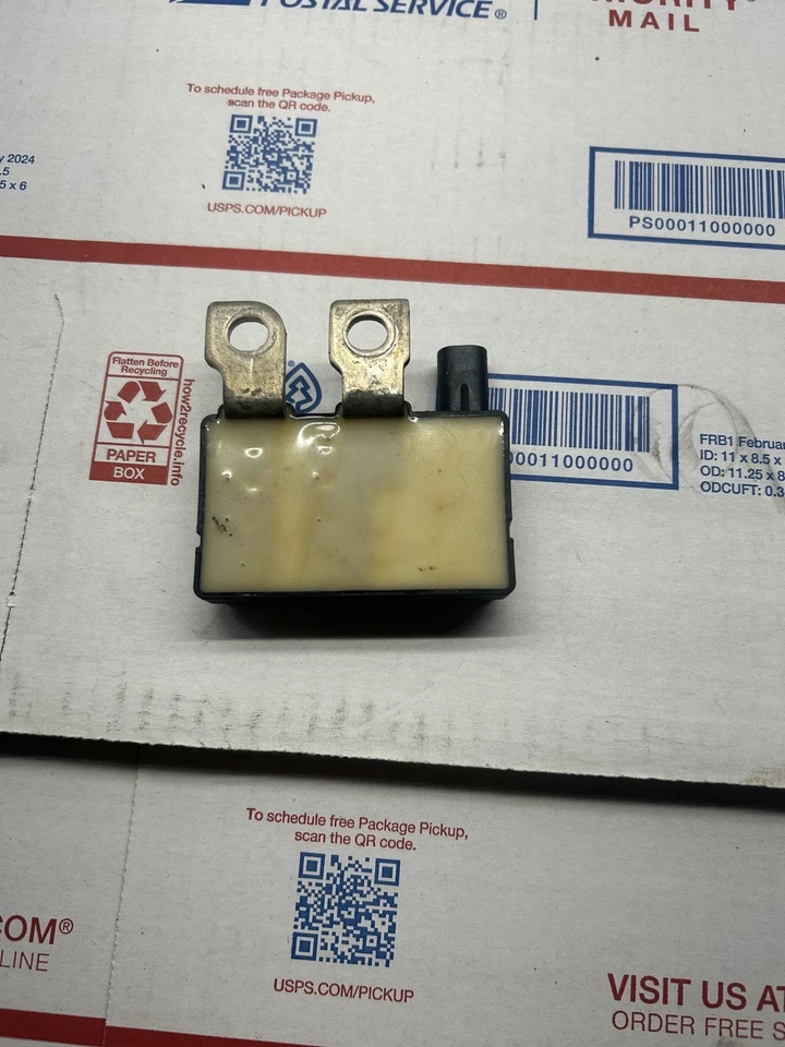 Relé de rejilla de calefacción de admisión genuino Mopar 68606435AB 2021-2024 RAM 2500 3500 6,7 L Foto 3 de 4