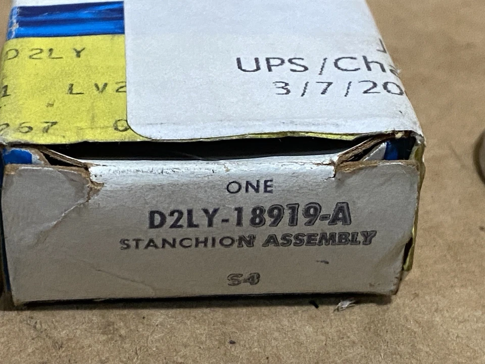 Ford D2LY-18919-A Radio Antenna Stanchion Bezel -- 1972-1976 Lincoln Mark IV NOS - Image 2 of 4