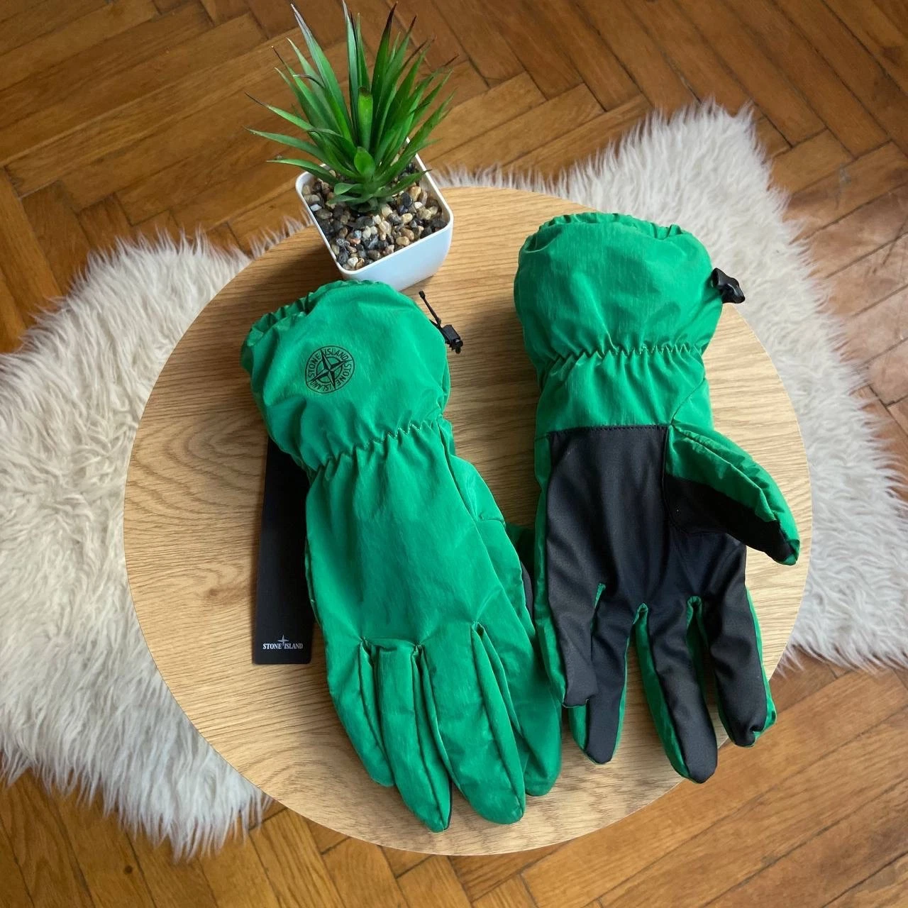 NWT Stone Island Nylon Metal Gloves Size XL