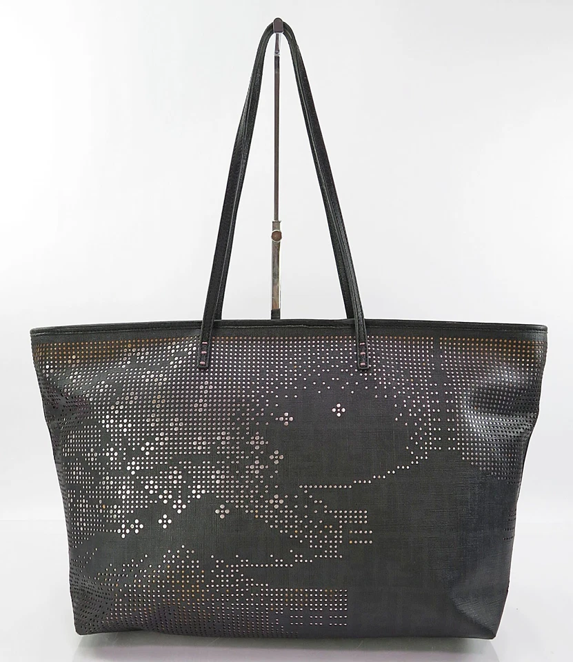 Auténtico Bolso de Hombro FENDI Flor de Cerezo Negro Perforado PVC Lona #61440 Foto 2 de 4