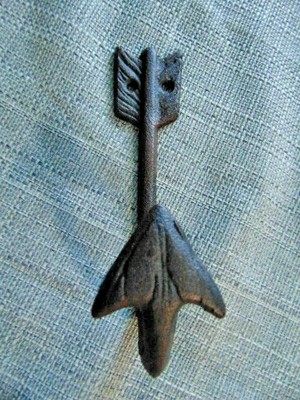 Cast Iron Arrow Hook Wall Mount Rustic Coat Hall Hat Hardware Antique style