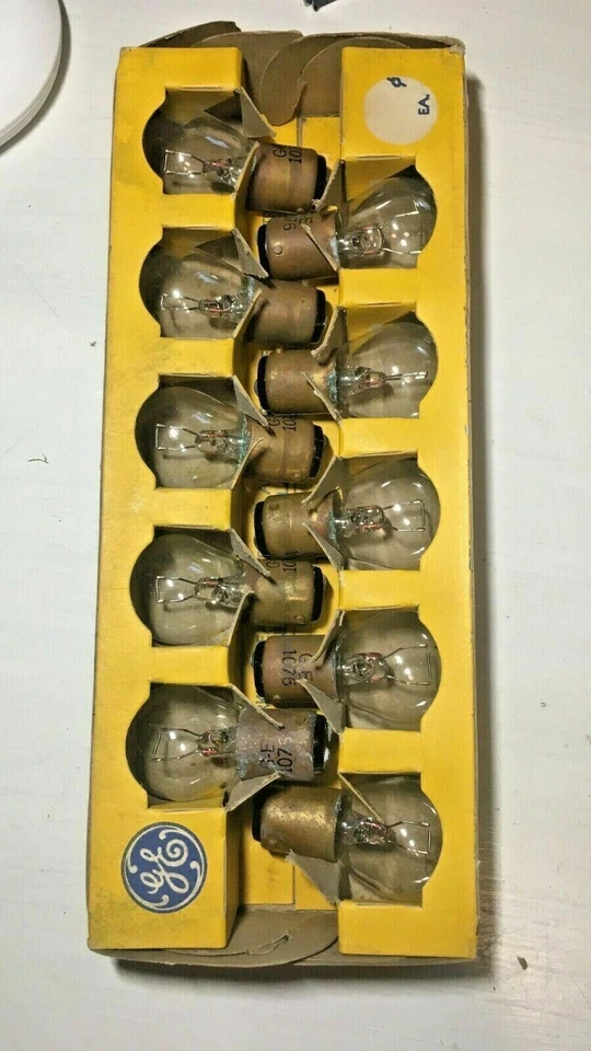 GE #1076 Car Light bulbs - 12 volt Bulbs - Box of 10 - L1 - Image 2 of 2