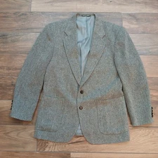 Vintage Woolrich Blazer Mens 40R Herringbone Tweed Sport Coat Wool Two Button