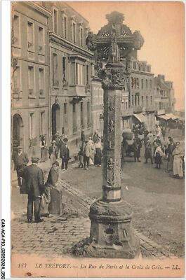 CAR-ACAP10-0736-76 - LE TREPORT - la rue de paris et la croix de grès