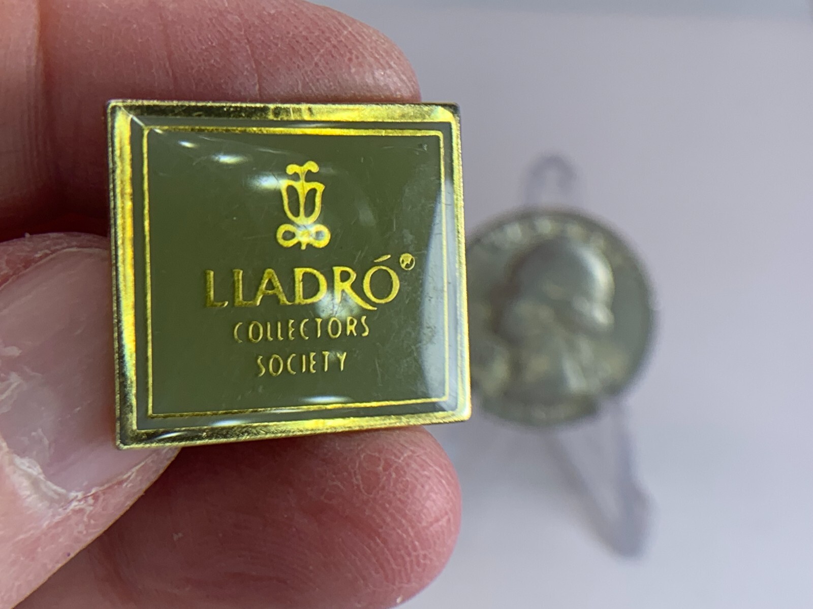 LLADRO Collectors Society Vintage Tack Pin T-4297