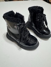 OshKosh B gosh Girls Black Patent Leather Boots Faux Fur Lined Lace-Up Side Zip