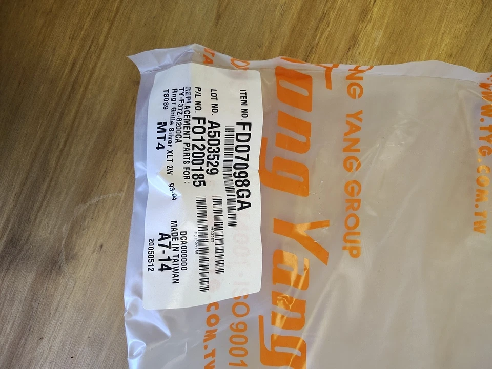  Rejilla para Ford Ranger XLT 93-94 Foto 3 de 3