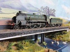 Hornby R2581 (OO) BR Green Class N15 '30764 SIR GAWAIN' DCC Fitted, Weathered.