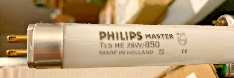 PHILIPS Tube Fluorescent T5 HE 28W/850 LUMIÈRE DU JOUR Base G5 Tube Fluorescent - Photo 1/1