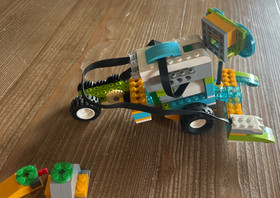 LEGO Education WeDo 2.0 Core Set Robot Programing Toy